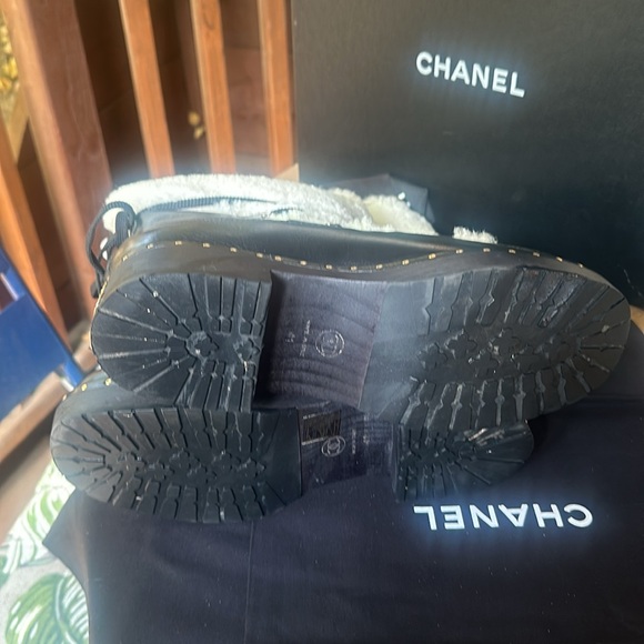 CHANEL Shearling Chain Studded CC High Boots - Picture 12 of 16